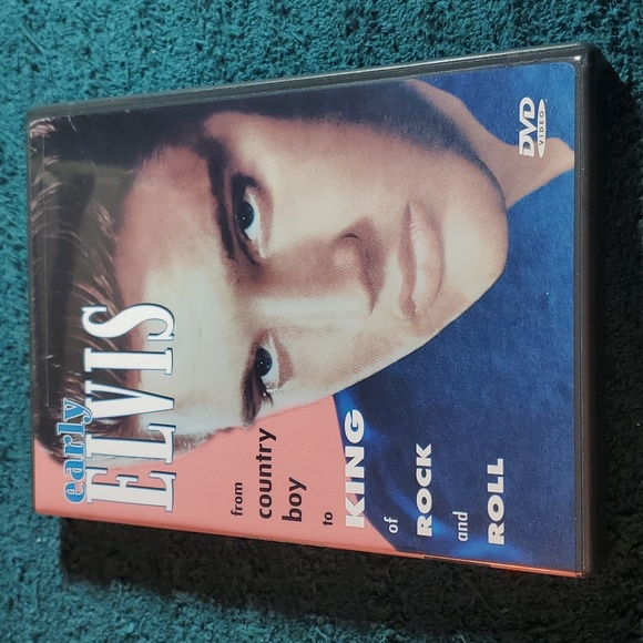 Remembering Elvis - Picture 6 of 9